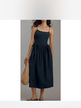knee length dresses for ladies The Linen Short-Sleeve Scoop Midi Dress